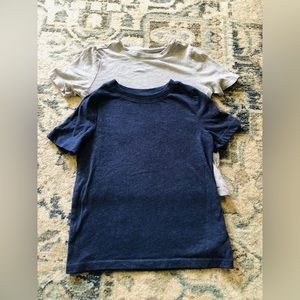 Bundle of 2 boys old navy tee shirts